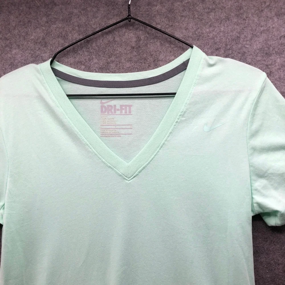 Nike Dri-FIT V-Neck T-Shirt Womens Small Mint Green Cotton Blend Activewear Slim